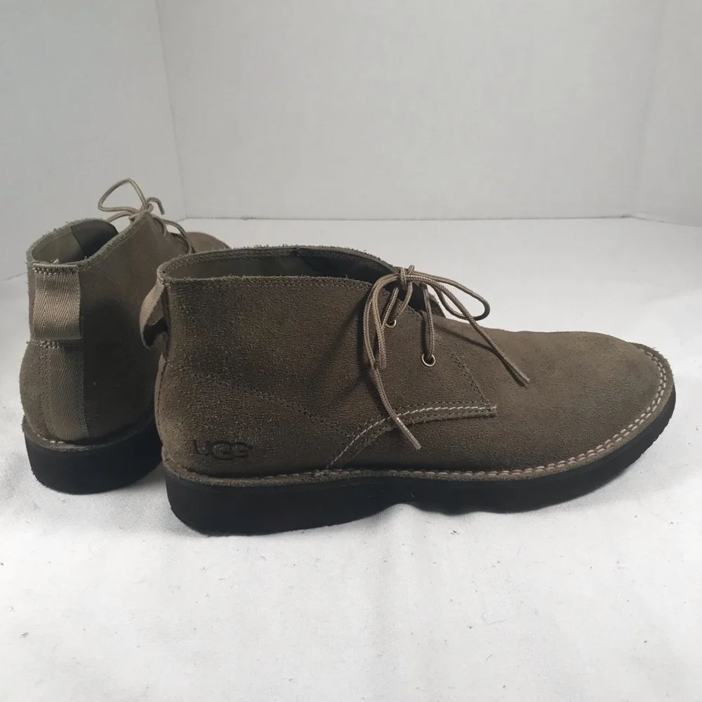 UGG Men’s Taupe Suede Lace Up Camino Chukka Boots
